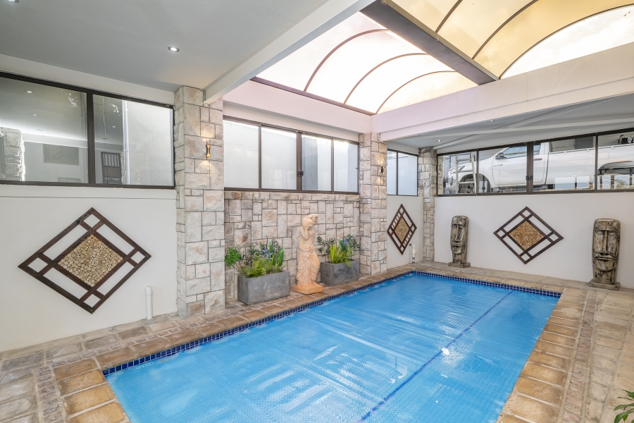 4 Bedroom Property for Sale in Van Riebeeckshof Western Cape